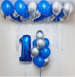 Композиция из синих шаров на 1 годик